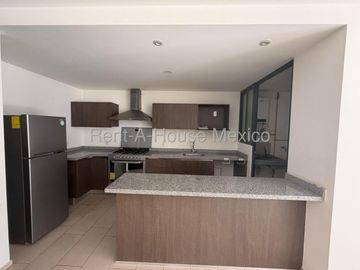 Renta de departamento en Villas del Sol, Queretaro, Mexico.