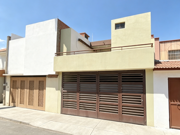 Casa en Venta en C. Alejandrina Ardines del Sur, San Luis Potosí. – Gran Oportunidad de Inversión