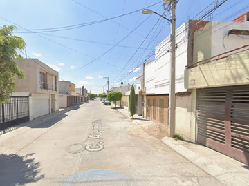 Casa en Venta en C. Alejandrina Ardines del Sur, San Luis Potosí. – Gran Oportunidad de Inversión