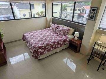 comida suite para ejecutivos con piscina