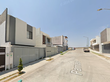 Casa en Venta en Parnaso, Villa Magna, San Luis Potosí. – Gran Oportunidad de Inversión