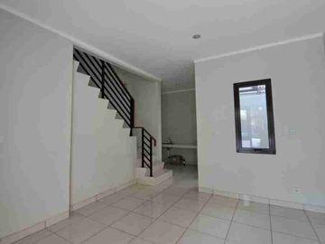 Disewakan rumah burgendy Summarecon bekasi siap huni bebas banjir