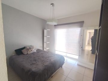 CASA EN RENTA CASTELLO RESIDENCIAL,LEON GTO. ZONA SUR. UBICADA EN ESQUINA CON TERRENO EXCEDENTE.