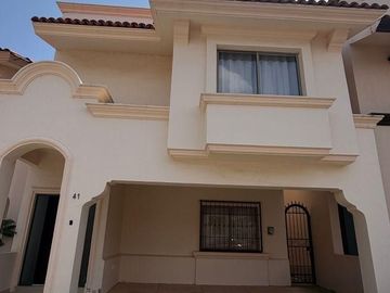 CASA EN RENTA VILLA CALIFORNIA TLAJOMULCO