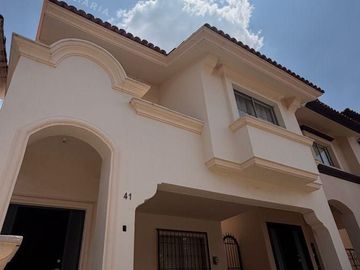 CASA EN RENTA VILLA CALIFORNIA TLAJOMULCO
