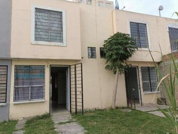 VENDO CASA ADJUDICADA EN VILLA FONTANA TLAQUEPAQUE JALISCO