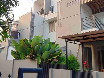 RUMAH BARU DI KOMPLEK TAMAN MALAKA - PONDOK KELAPA