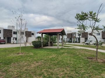 Casa en Renta Amueblada en León Guanajuato, sobre bulevard cañaveral, AL SUR   junto a hospital regional y de especialidad SE FACTURA