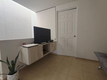 Casa en Renta Amueblada en León Guanajuato, sobre bulevard cañaveral, AL SUR   junto a hospital regional y de especialidad SE FACTURA