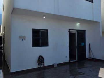 🏡✨ CASA EN RENTA – ESPACIO CUMBRES ✨🏡