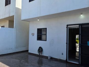🏡✨ CASA EN RENTA – ESPACIO CUMBRES ✨🏡