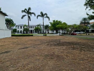 TERRENO EN VENTA EN PLAZA LAGOS