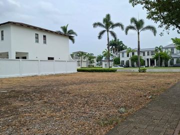 TERRENO EN VENTA EN PLAZA LAGOS