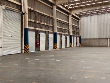 NAVE EN RENTA DE 7,560M2 EN IZTAPALAPA, SEGURIDAD PATIO DE MANIOBRAS  Y ESTACIONAMIENTO PARA 50 CAMIONETAS