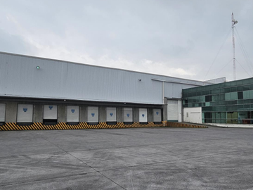 NAVE EN RENTA DE 7,560M2 EN IZTAPALAPA, SEGURIDAD PATIO DE MANIOBRAS  Y ESTACIONAMIENTO PARA 50 CAMIONETAS