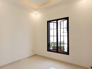 rumah mewah siap huni akses lebar di pondok bambu duren sawit