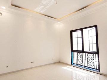 rumah mewah siap huni akses lebar di pondok bambu duren sawit