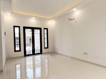 rumah mewah siap huni akses lebar di pondok bambu duren sawit