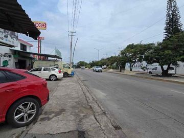 Local comercial en renta sobre el libramiento sur