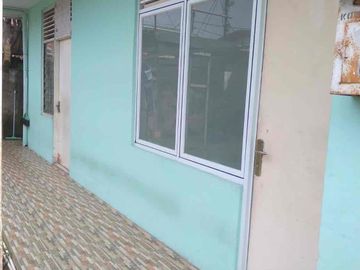 Dijual Rumah Lokasi Strategis, Cocok untuk kontrakan dan Kos-Kos an, Dekat jalan Utama di Jl. Otista, Cipinang, Cempedak, Jatinegara.