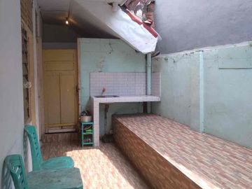 Dijual Rumah Lokasi Strategis, Cocok untuk kontrakan dan Kos-Kos an, Dekat jalan Utama di Jl. Otista, Cipinang, Cempedak, Jatinegara.