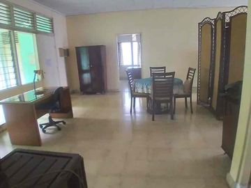 Dijual Rumah Lokasi Strategis, Cocok untuk kontrakan dan Kos-Kos an, Dekat jalan Utama di Jl. Otista, Cipinang, Cempedak, Jatinegara.
