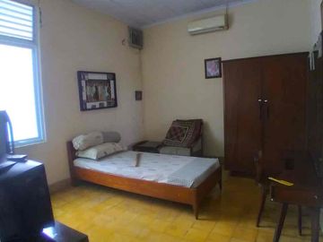 Dijual Rumah Lokasi Strategis, Cocok untuk kontrakan dan Kos-Kos an, Dekat jalan Utama di Jl. Otista, Cipinang, Cempedak, Jatinegara.