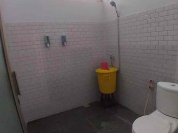 Dijual Rumah Lokasi Strategis, Cocok untuk kontrakan dan Kos-Kos an, Dekat jalan Utama di Jl. Otista, Cipinang, Cempedak, Jatinegara.