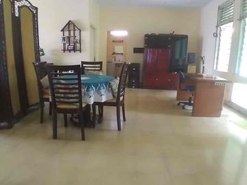 Dijual Rumah Lokasi Strategis, Cocok untuk kontrakan dan Kos-Kos an, Dekat jalan Utama di Jl. Otista, Cipinang, Cempedak, Jatinegara.
