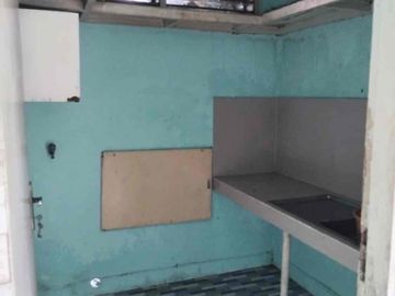 Dijual Rumah Lokasi Strategis, Cocok untuk kontrakan dan Kos-Kos an, Dekat jalan Utama di Jl. Otista, Cipinang, Cempedak, Jatinegara.