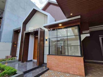 DIJUAL RUMAH BARU 1 LANTAI HALAMAN BELAKANG LUAS DI KENCANA LOKA,5 MENIT KE TOL BSD BISA KPR
