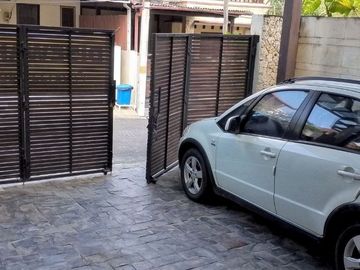 Rumah Mewah dan Besar berdiri Di komplek Villa Disewakan, di Umalas