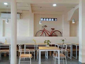 Disewakan Mini Building Area utan kayu ,Matraman Ex Cafe cocok utk Kuliner, KANTOR,/ BISNIS LAINNYA