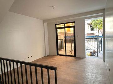 For Sale 3 Storey Modern Townhouse in East Fairview Park Subd Fairview, Q.C. KSA 13.628M