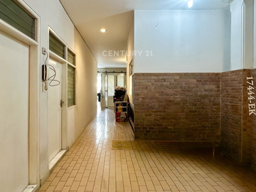 Dijual Rumah Hook Pondok Indah Jakarta Selatan Ada Halaman & Pool
