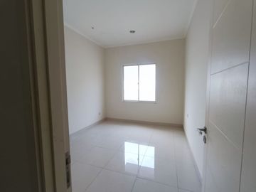 Dijual / Disewa cepat Rumah rapih di Cluster Pelican at The Springs Summarecon. Gading serpong