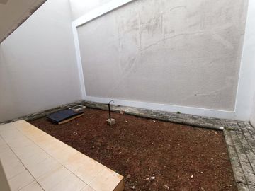 Dijual / Disewa cepat Rumah rapih di Cluster Pelican at The Springs Summarecon. Gading serpong