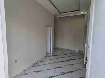 dijual cepat rumah 2 lantai Tipe 93/83 di makamhaji Kartasura sukoharjo