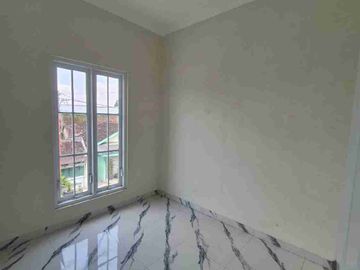 dijual cepat rumah 2 lantai Tipe 93/83 di makamhaji Kartasura sukoharjo