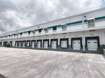 NAVE EN RENTA DE 12,658M2 EN LERMA, DENTRO DE PARQUE CON SEGURIDAD, ANDENES PARA TRAILER