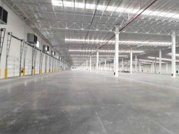 NAVE EN RENTA DE 12,658M2 EN LERMA, DENTRO DE PARQUE CON SEGURIDAD, ANDENES PARA TRAILER
