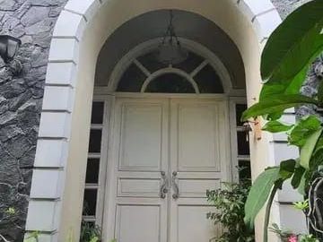 RUMAH MEWAH 2 LANTAI DI GEDUNG HIJAU PONDOK INDAH JAKARTA SELATAN