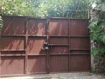 Remato Hermosa casa campirana rústica con bello jardín maduro