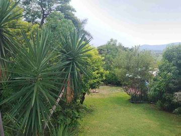 Remato Hermosa casa campirana rústica con bello jardín maduro