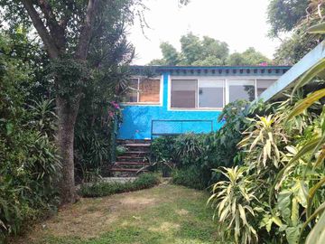 Remato Hermosa casa campirana rústica con bello jardín maduro