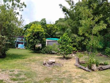 Remato Hermosa casa campirana rústica con bello jardín maduro