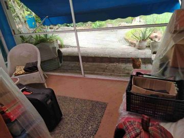 Remato Hermosa casa campirana rústica con bello jardín maduro