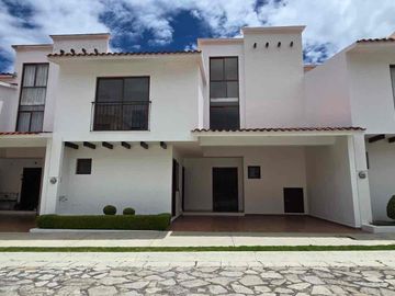 Casa en renta dentro de frac privado San Cristóbal de las Casas
