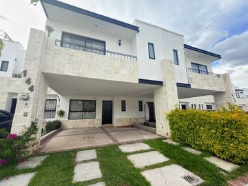 RENTA DE CASA EN CANDORA ZONA NORTE