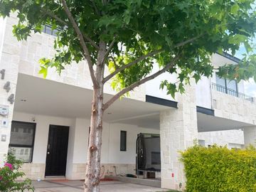 RENTA DE CASA EN CANDORA ZONA NORTE